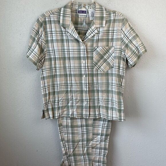 Erika & Co. Matching Button Down Shirt and Cropped Pants Size M EUC - Picture 1 of 9